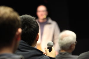 Jeffrey Heer indiscussing with PhD students during SFB-TRR 161 Lecture Series